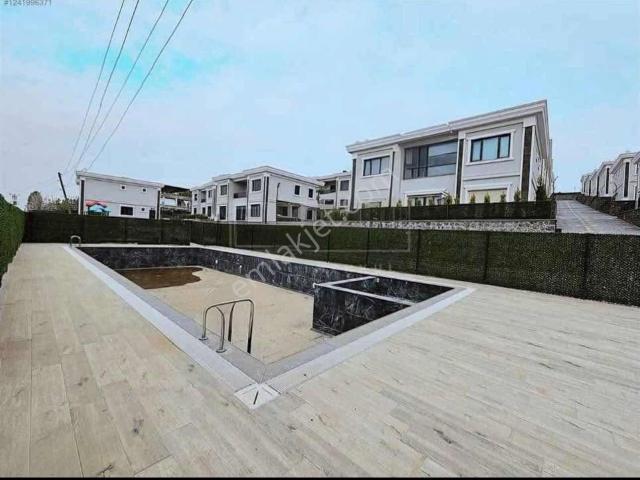 New Gayrimenkul Satılık Villa