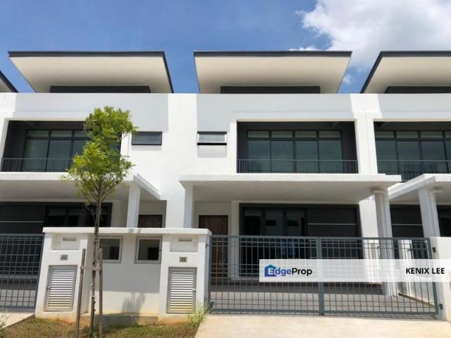 New Double Storey 24'x75' @ AMAN PUTRI U17 Shah Alam near Bkt Jelutong