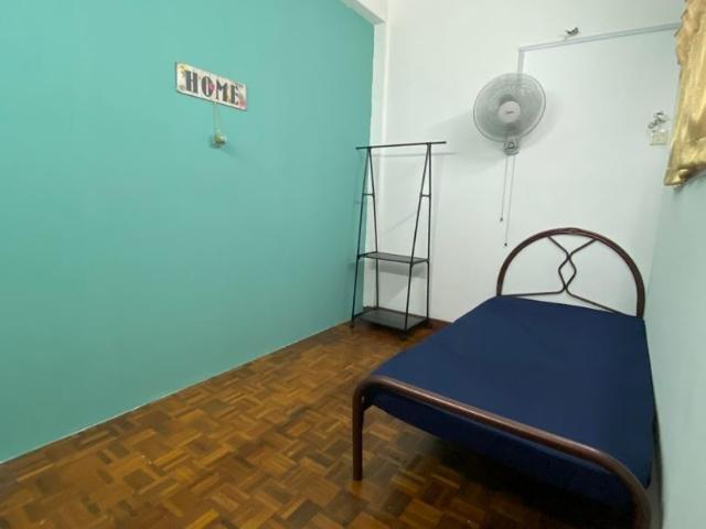 NEW DECOR for Single Room at Bandar Utama 1 Walk only 7 Mins to CENTREPOINT