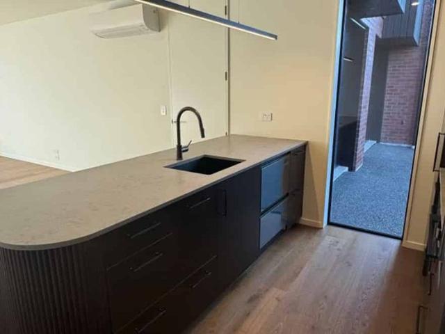 New Executive Apartment in the Heart of Merivale