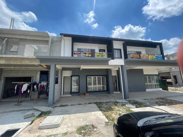 New House 2 TINGKAT TAMAN SATRIA BERDEKATAN SEKOLAH RENDAH AGAMA