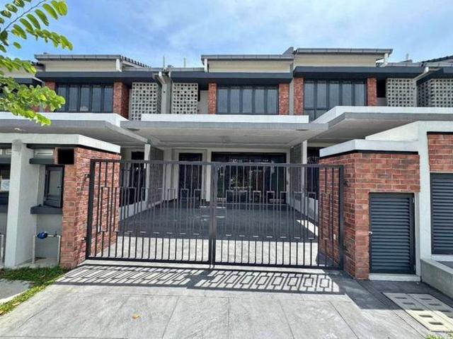 NEW HOUSE 2 sty FREEHOLD ELMINA GREEN 4 Denai Alam Shah Alam