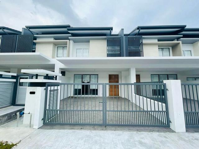 NEW HOUSE 2 sty House KOTA EMERARD GARLAND AEON AEON
