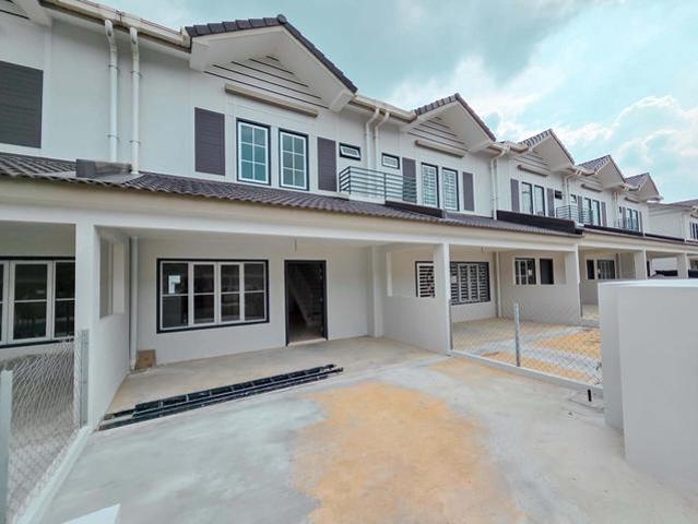 NEW HOUSE Double Storey M Senyumia Sepang