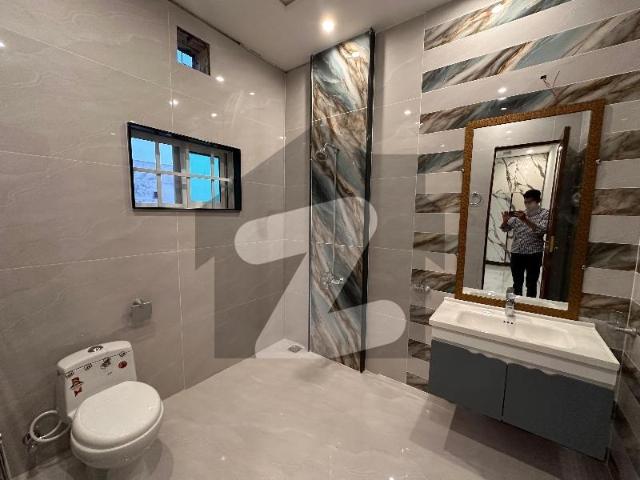 New House For Sale 7 Beds 9 Bathroom 40 Feet Road 1 Kanal House Available For Sale Demand 625 Lac Valencia Housing Society
