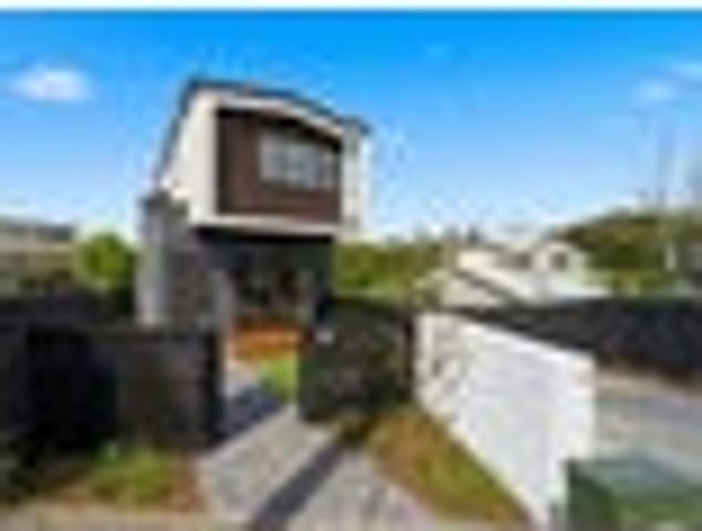 Beachside, Rangitoto Zone, Must Sell!