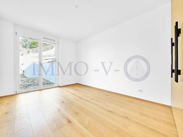 NEW HIGH STANDING WITH BALCONY TERRACE AND PANORAMIC VIEW LOT 3