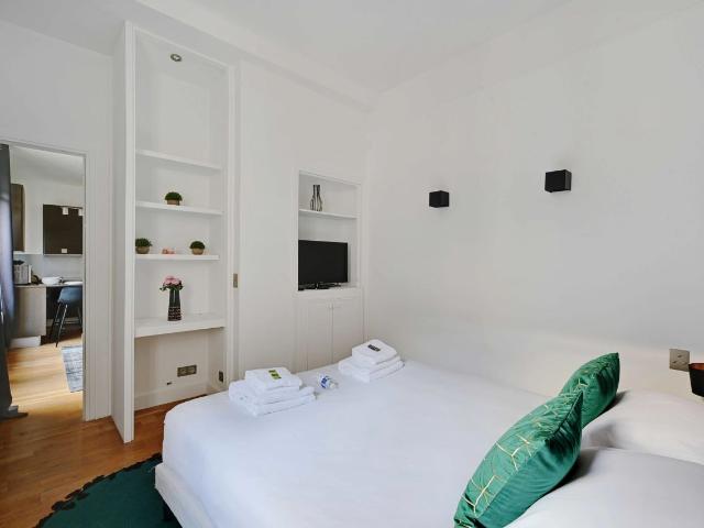 New one bedroom apartment in a Parisian building in the heart of the 8th arrondissement of Paris Paris Amsterdam Apartments for Rent