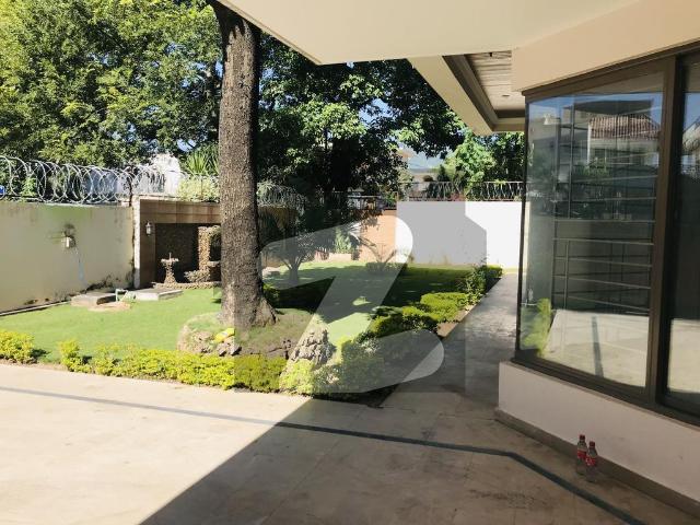 New Lavish House For Rent F 7