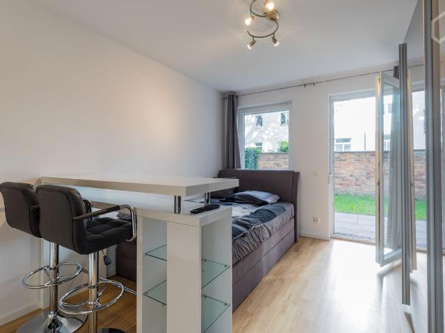 NEW Living & relaxing in Friedrichshain with own terrace and own entrance, Berlin Amsterdam Apartments for Rent