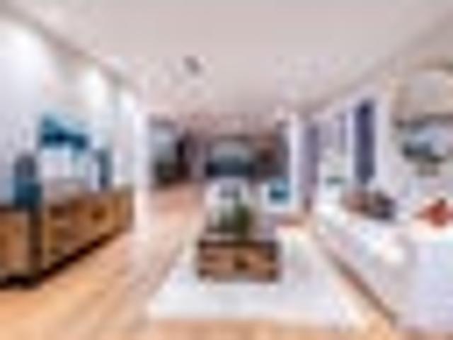 New Luxury Home in Clevedon's Premier Subdivision