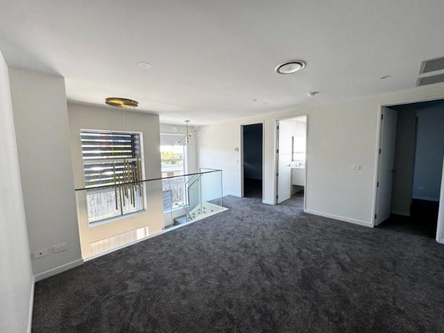 new lynn, 5 bedrooms