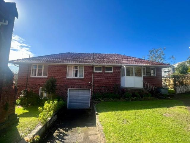 new lynn, 5 bedrooms