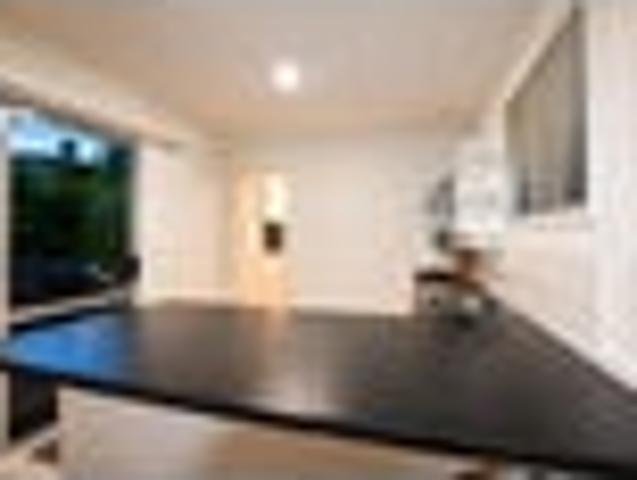 New Lynn, 1 bedroom, $450 pw
