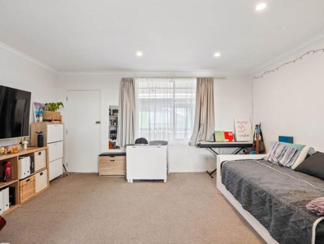 new lynn, 2 bedrooms