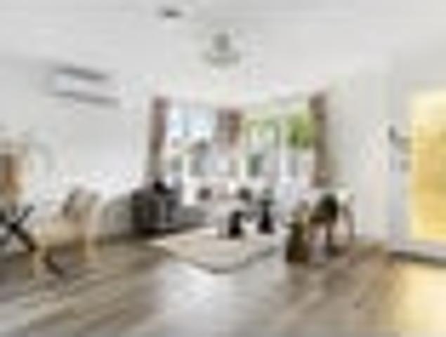 New Lynn, 2 bedrooms, $610 pw