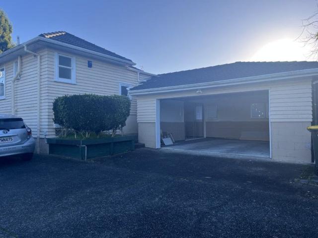 new lynn, 3 bedrooms