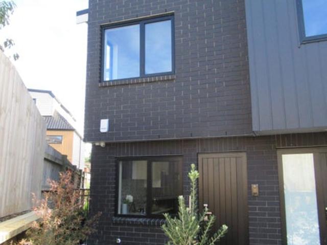 New Lynn, 3 bedrooms