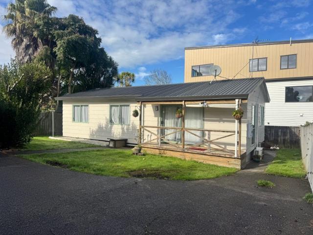 new lynn, 3 bedrooms
