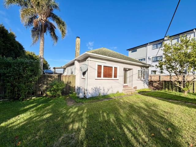 new lynn, 3 bedrooms
