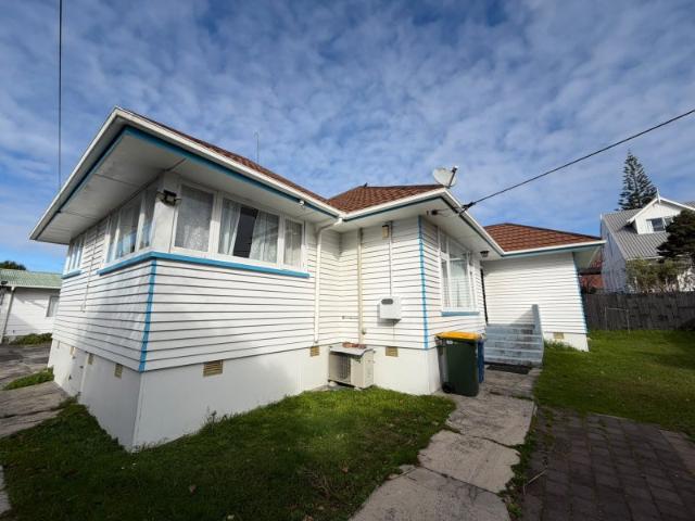 new lynn, 3 bedrooms