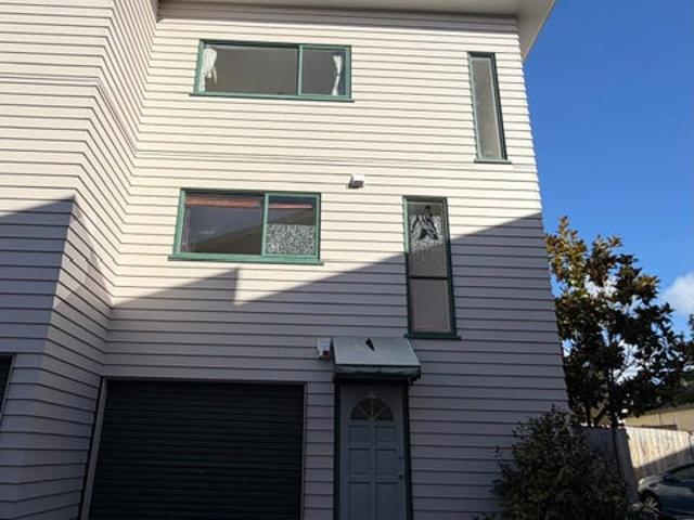 new lynn, 3 bedrooms