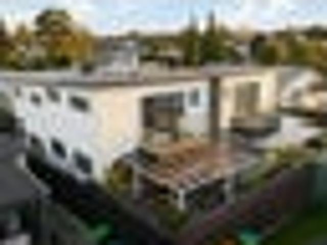 New Lynn Luxury!