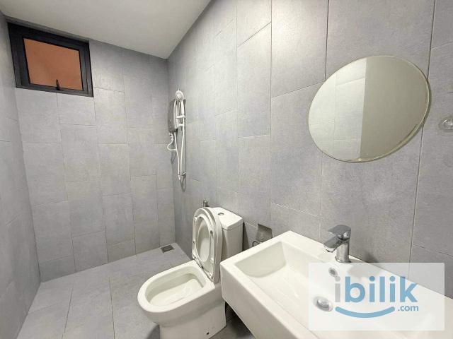 New Middle Room with A/C & Window for Rent at M vertica Cheras