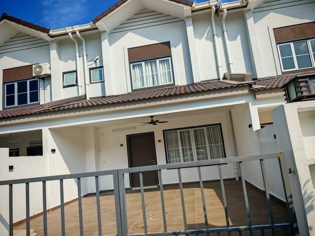 New Nice Unit M Senyumia for Rent in Salak tinggi Sepang Nilai KLIA