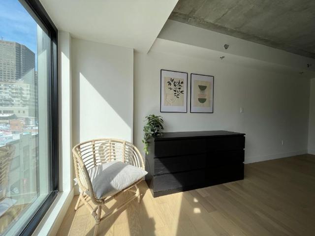 New studio downtown with electricity included
