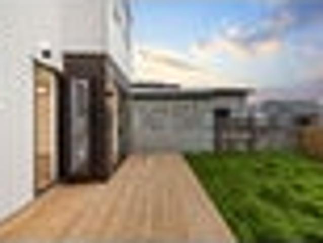 New Stand Alone 3/4 Home in Westgate Auckland