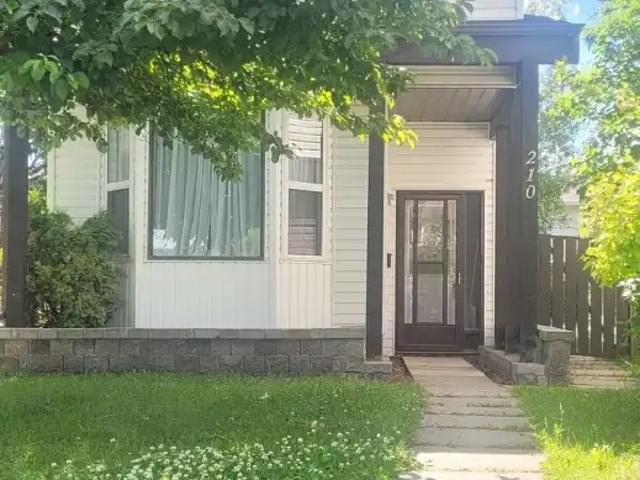 New paint, 1.5 bathrms, 3 bedrooms, very quiet, nice home, laundry, dishwasher