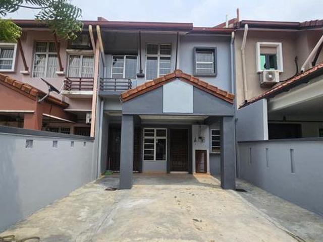 NEW Paint 2 Storey Teres House Taman Pinggiran USJ 3 Sek 22 Shah Alam