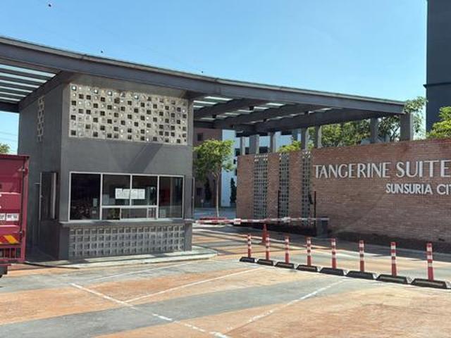 New Partially Furnished Tangarine Suite Bandar Sunsuria Sepang