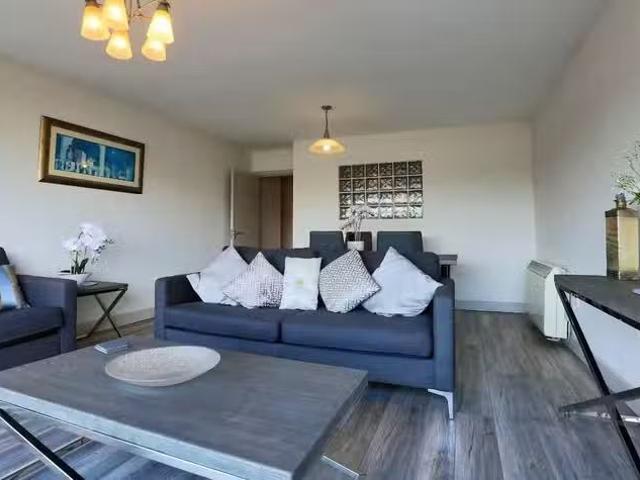 Charming Penthouse Apartment, Parkgate Place, Parkgate Stre, D.