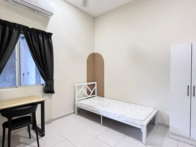 NEW ROOM Female unit only ❗ 6 mins drive to Setia alam Mall ️