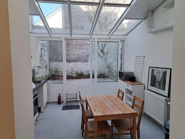 New Roommate Bright rooms ULB area