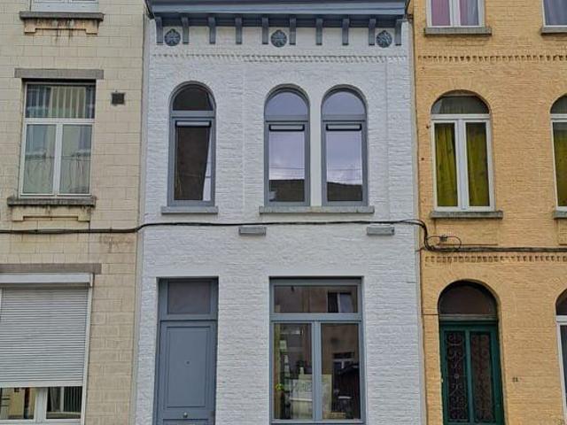 New Roommate Bright rooms ULB area