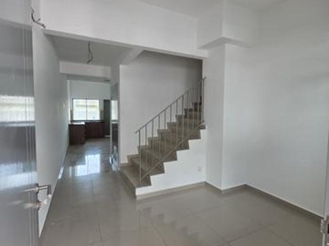 new Reno Sewa Good Unit 3 Storey House 3br2b Taman Sri Muda