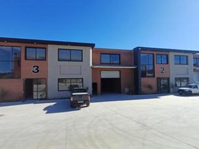 new warehouse unit to let in| corner.