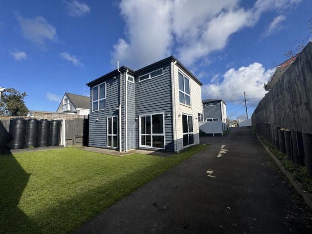 new windsor, 4 bedrooms