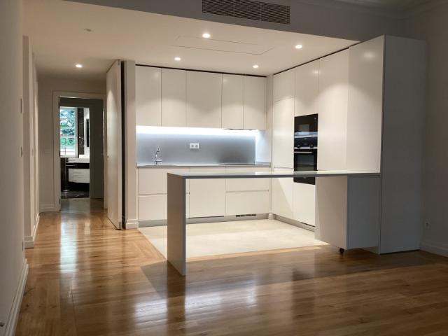New two bedroom flat near Praça Marquês de Pombal / Novo Central T2 junto Pç Marquês de Pombal