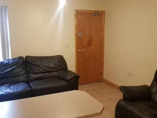 For Rent! Unit 3, 75 Fitzroy Avenue