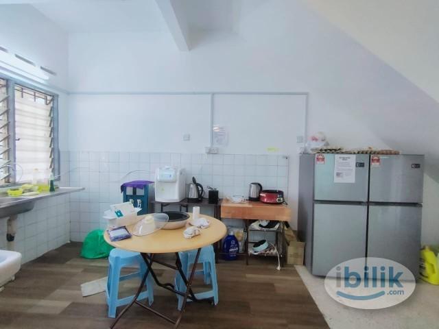 New Unit Room Available! PJ SS2 Walking distance to restaurants and SS2 townNewly renovated premium hostel type room