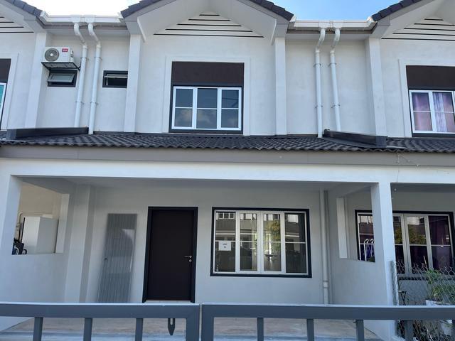 NEW UNIT Rumah Sewa Salak Tinggi M Senyumia 2 Storey Basic Unit