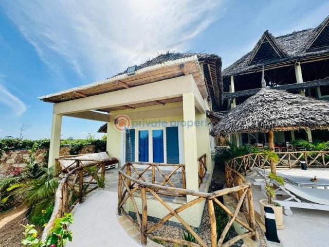 New Villa Watamu Plot 0,22 Hectares With A Sea View Big Villa, With 8 Spacious Ensuite Bedrooms 73m