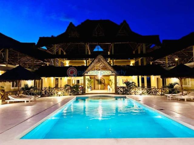 New Villa Watamu Plot Lease Hold 0,22 Hectares With A Sea View Big Villa, With 8 Spacious Ensuite Bedrooms King Size Beds. 73m