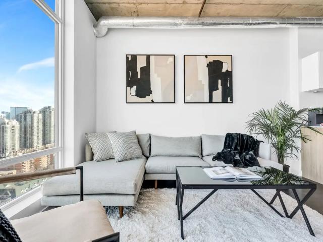 REDUCED* New York style Industrial 1 bed/1 bath w/ Downtown Views