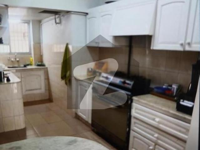 Newly Renovated Three Bed DD Apartment In Prime Location Of Clifton