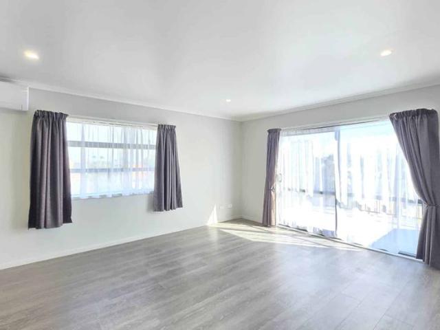 Newer build 2 Bedroom Lawns Included!